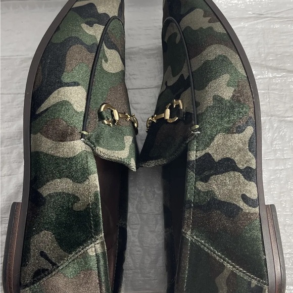 NWT - GUESS CAMO LOAFERS - Picture 8 of 9